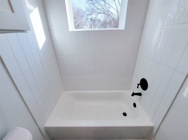 Building Photo - 7703 Earl Rudder Wy