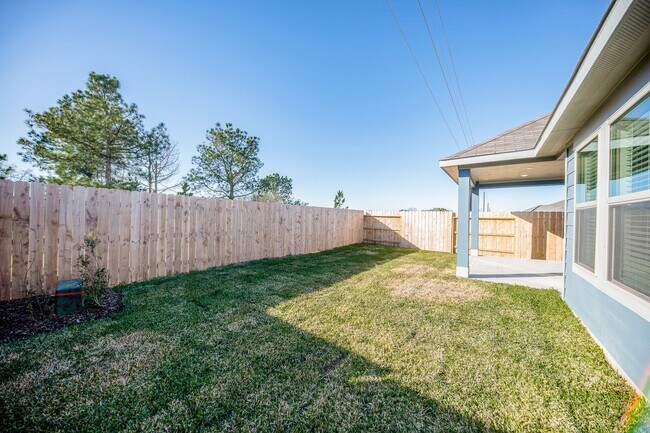 Building Photo - 32031 Splendor Dr