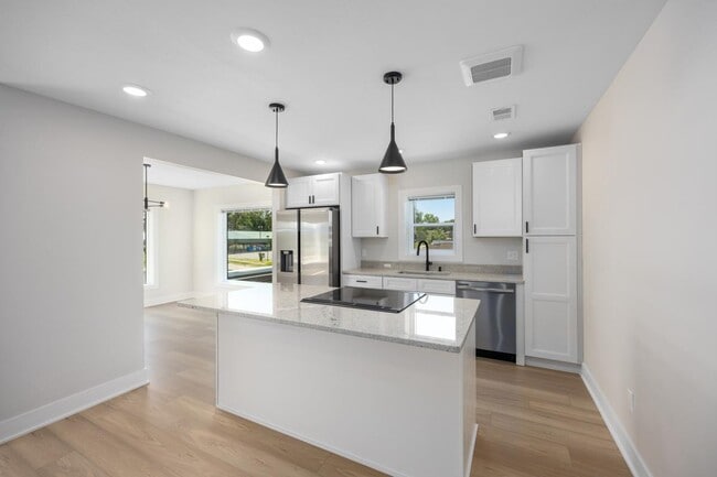 Building Photo - 501.5 W 17th St