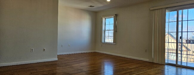 Building Photo - 642 Liberty Ave