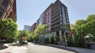 Building Photo - 800 Jackson St