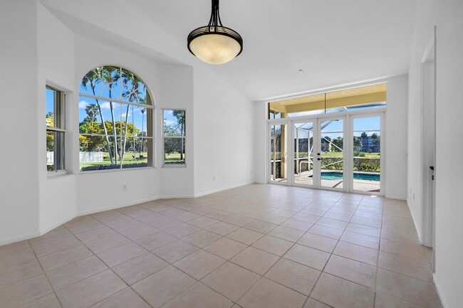 Building Photo - 608 W Palm Aire Dr
