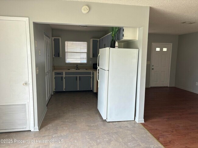 Building Photo - 10314 Usher St