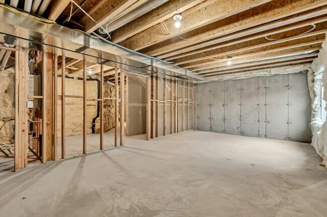 Building Photo - 4650 Alder Dr
