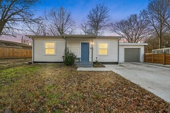 Building Photo - 611 N Elm St