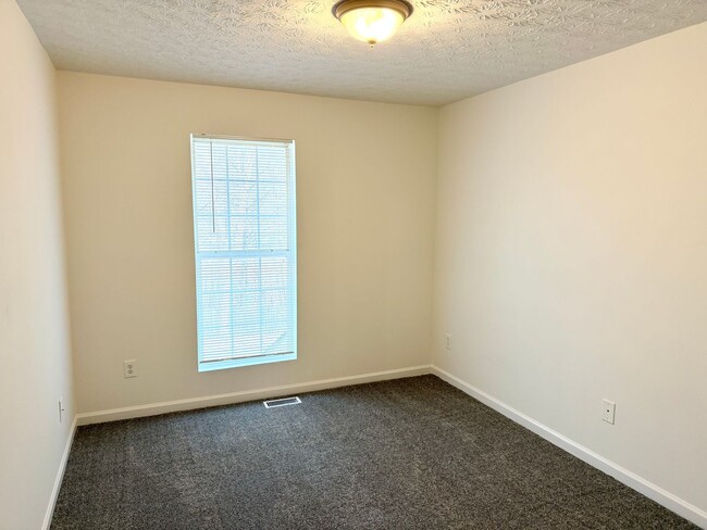 Building Photo - Welcome to this stunning 3-bedroom, 2.5-bathroom home located in the vibrant community of Decatur...