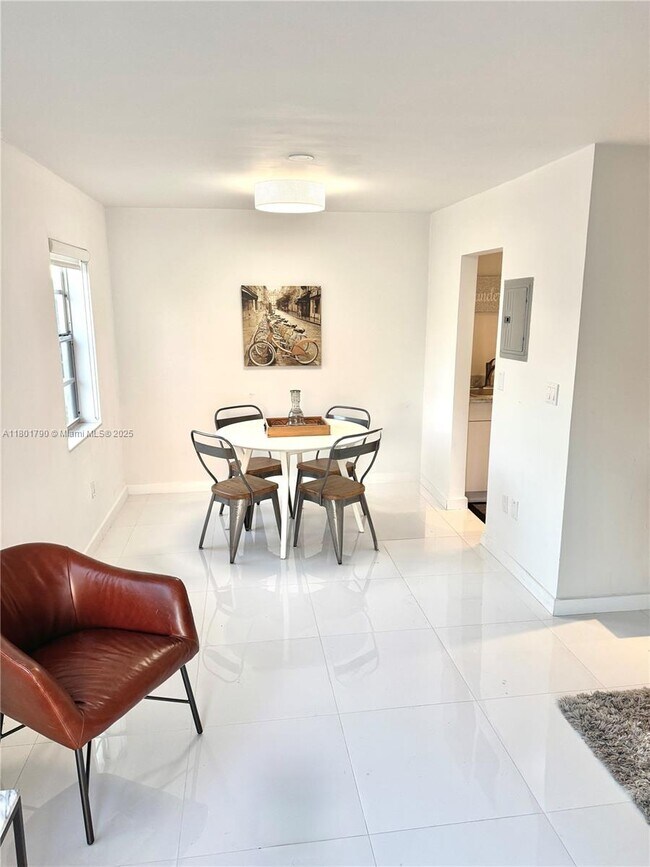 Building Photo - 240 Collins Ave