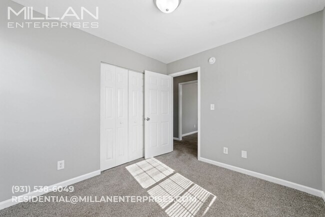 Building Photo - Cozy 2-Bedroom with Outdoor Space & Everyd...