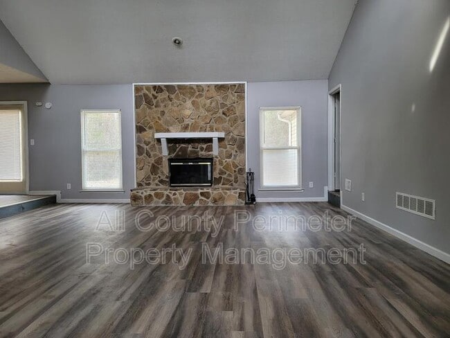 Building Photo - 195 Huntington Ct