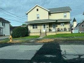 Building Photo - 132 S Apple St