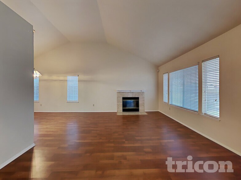 Building Photo - 116 Brighton Dr