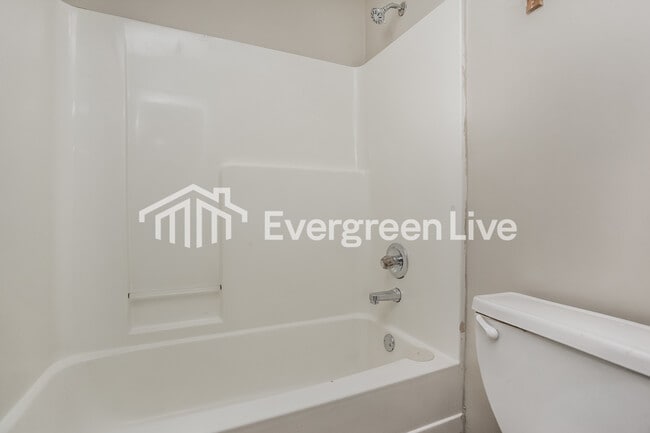 Building Photo - 5841 Hickory Cmns