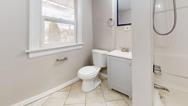 Building Photo - Akron 3 Bedroom Single Family Home + Garage