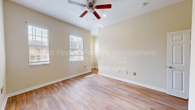 Building Photo - 10075 Gate Pkwy N