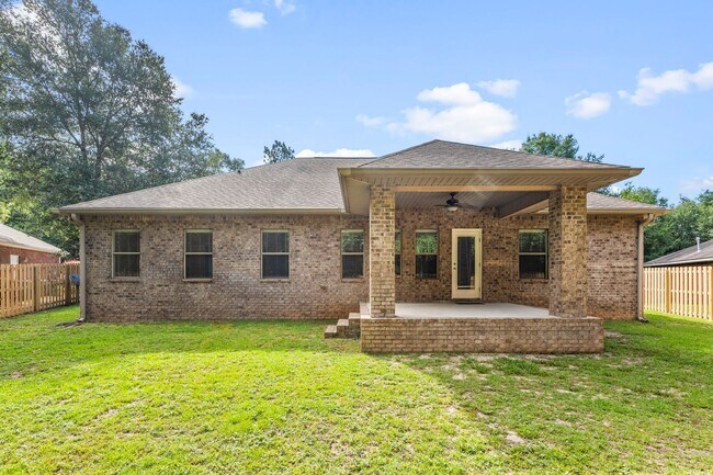 Building Photo - Luxury home in a premier neighborhood!
