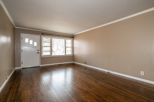 Building Photo - 3 Bedroom 1 Bath in Tulsa