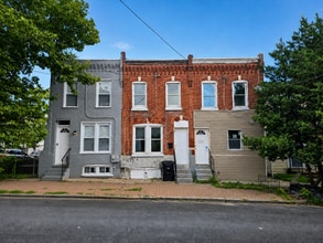 Building Photo - 317 E 13th St