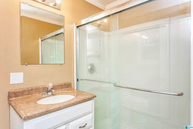 Building Photo - 506 Vardar Ln