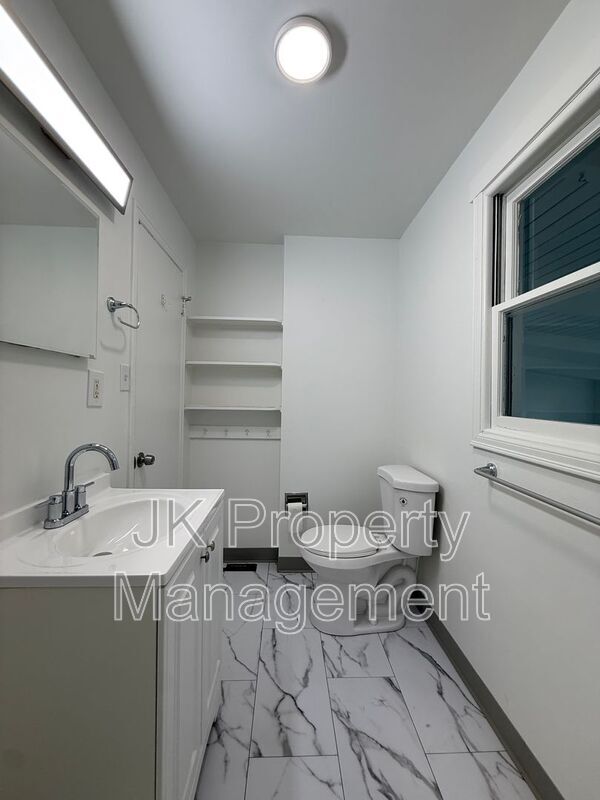 Building Photo - 2213 7th Ave N
