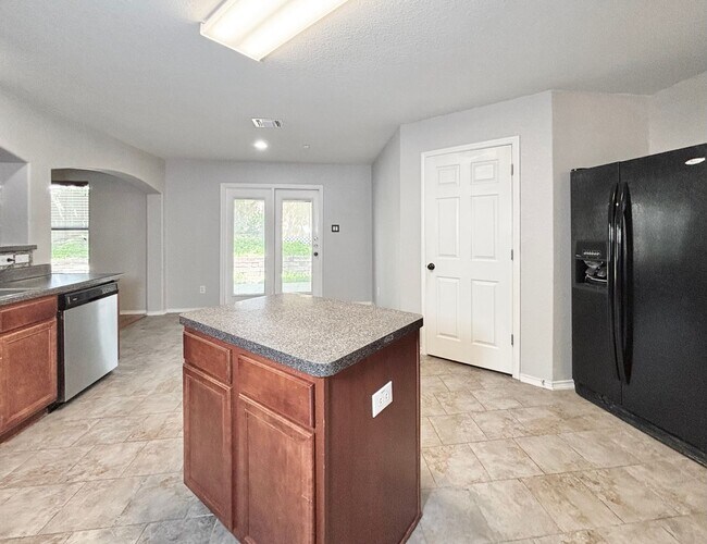 Building Photo - Beautiful 4 Bedroom Home in Inwood Place!
