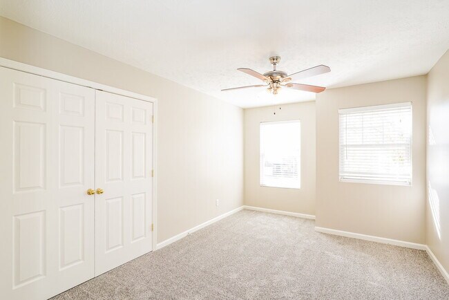 Building Photo - 2845 Meadow Glen