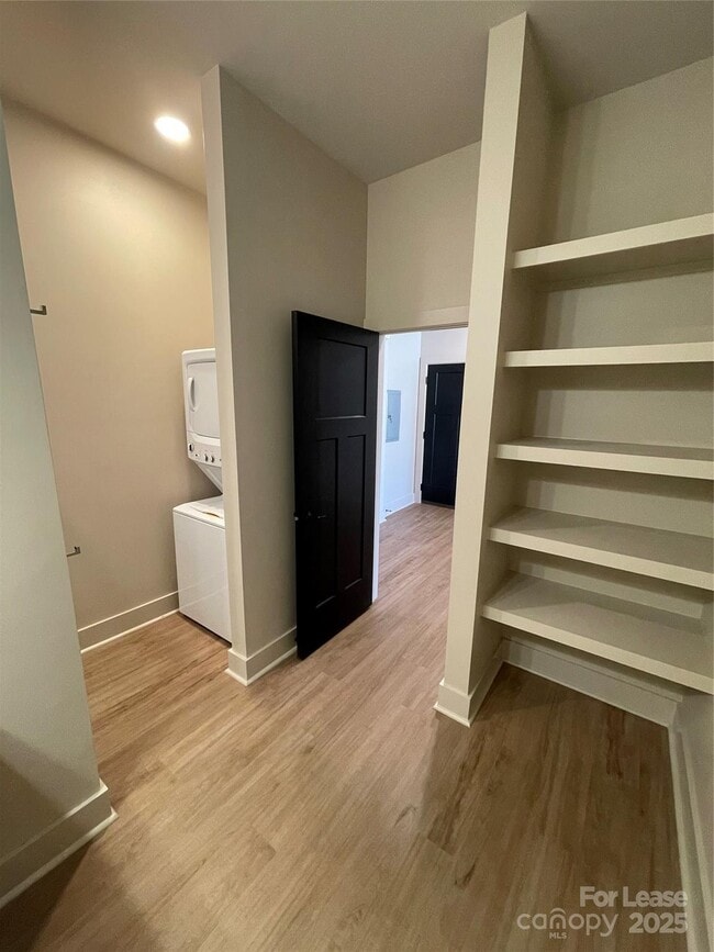 Building Photo - 233 W Main St