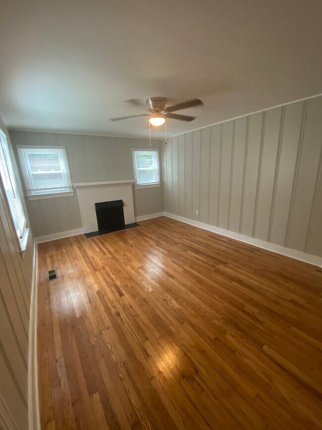 Building Photo - 130 Oakdale Ct
