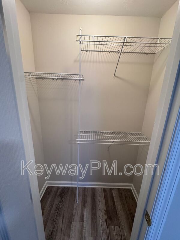 Building Photo - 669 Brook Trail