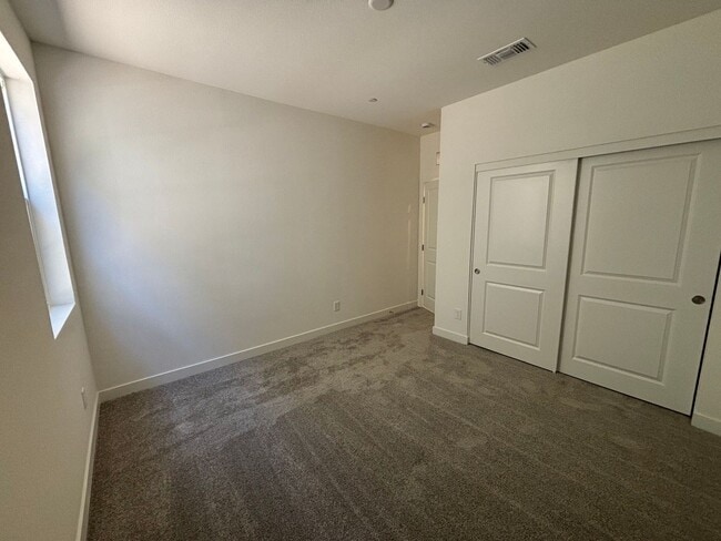 Building Photo - Modern 2-Story in Inspirada 4 Bed 3 Bath, Loft, Downstairs Bed & Open Floorplan