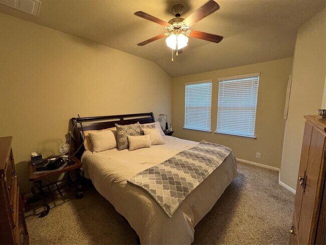 Building Photo - 1010 Lost Pines Ln