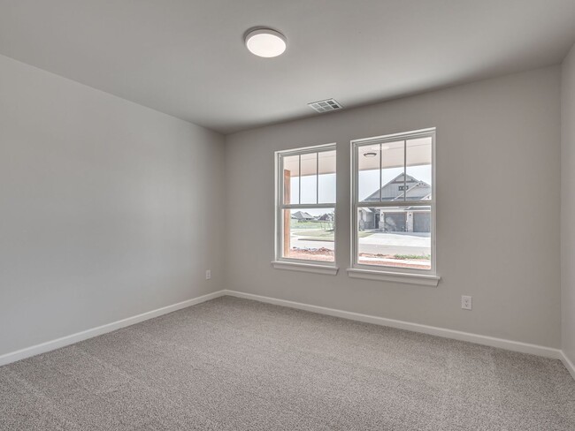 Building Photo - Newer Home available Mid-August 2026- Mustang Park- Storm Shelter