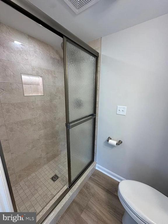 Building Photo - 104 Stuart Ave