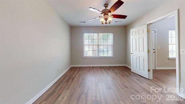 Building Photo - 10131 Ballyclare Ct
