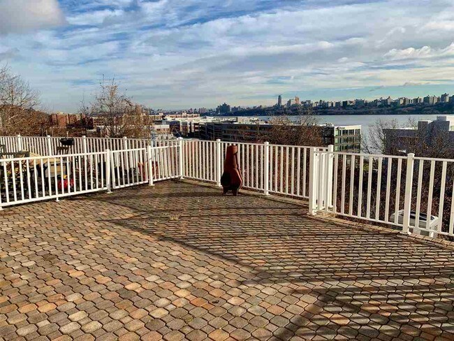 Building Photo - 54 Bergen Ridge Rd