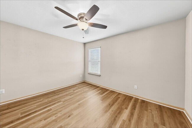 Building Photo - 2201 Jefferson Crossing Dr