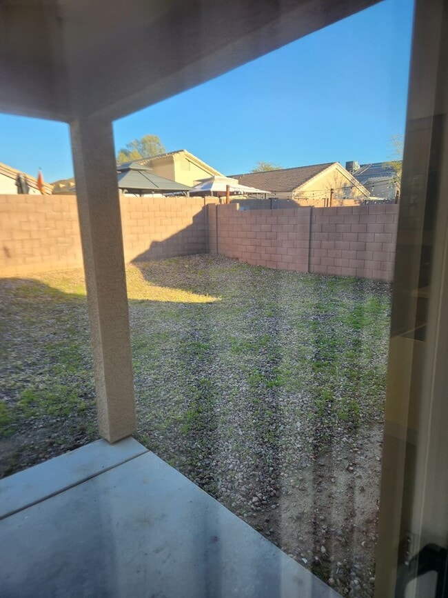 Building Photo - 3 bed 2 bath home