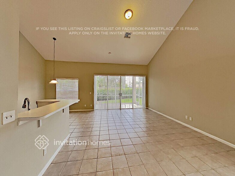 Building Photo - 10777 Pelican Dr
