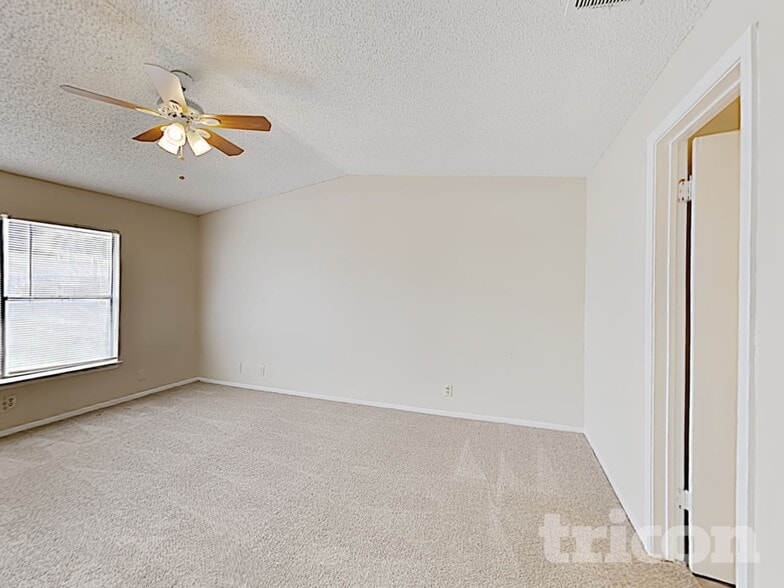 Building Photo - 10526 Kinderhook Dr