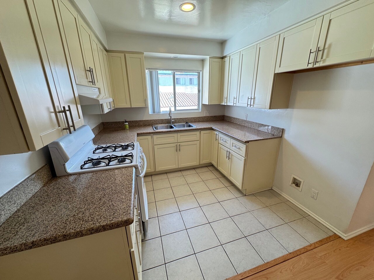 Building Photo - 1152 Ruberta Ave