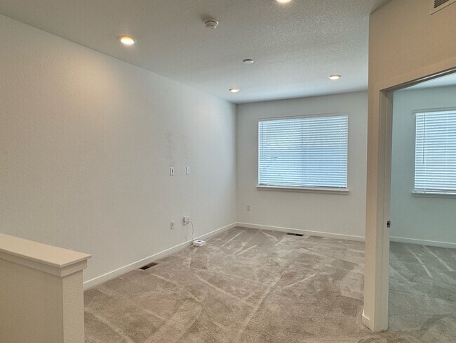 Building Photo - 7348 W Asbury Dr