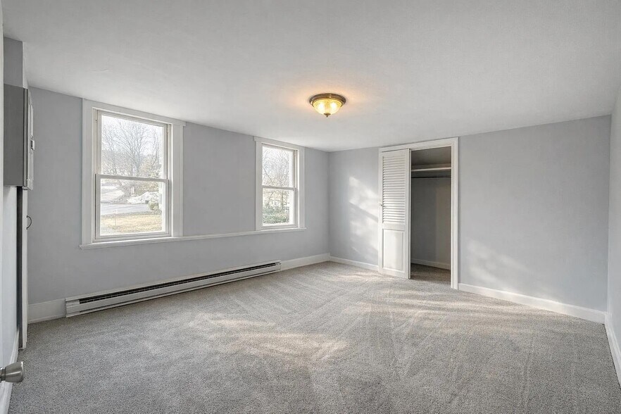 Building Photo - 238 Nashua St