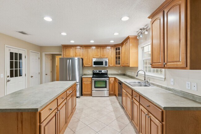 Building Photo - 4BR/2BA on Harrietts Bluff Available Now