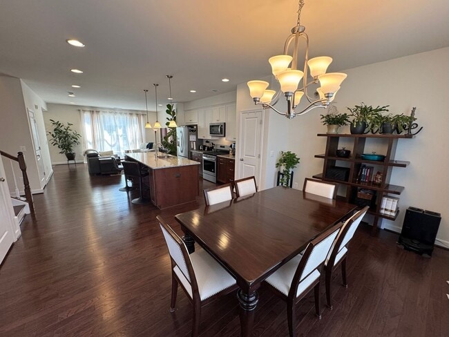 Building Photo - Preston Lake Townhouse