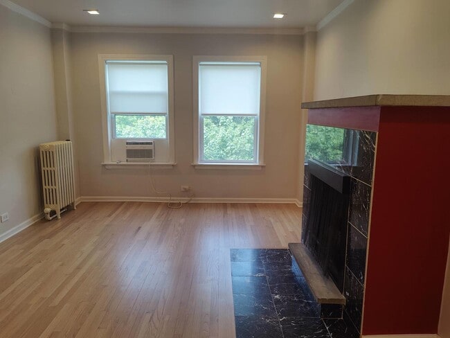 Building Photo - 5135 S Kenwood Ave