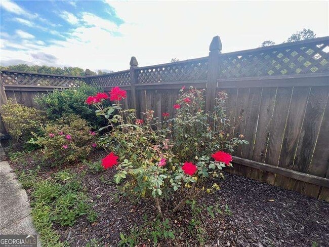 Building Photo - 319 Dexter Dr