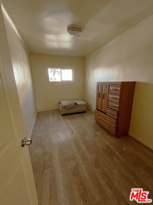 Building Photo - 1058 W 42nd Pl