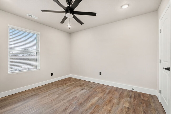 Building Photo - 3935 Wrights Ferry Rd