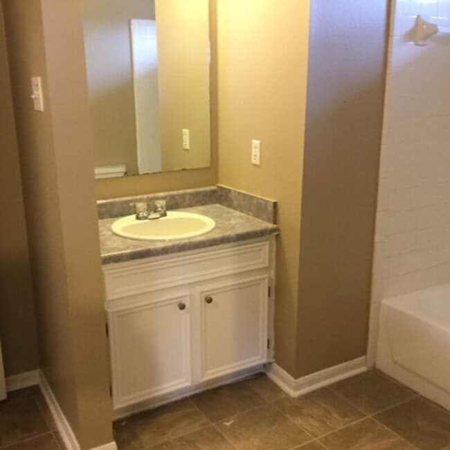 Building Photo - 3103 Courtney Ln