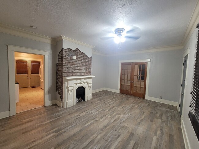 Building Photo - 3605 Hydes Ferry Rd