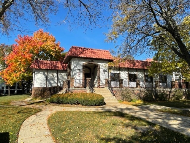 Building Photo - 350 Plum Creek Dr